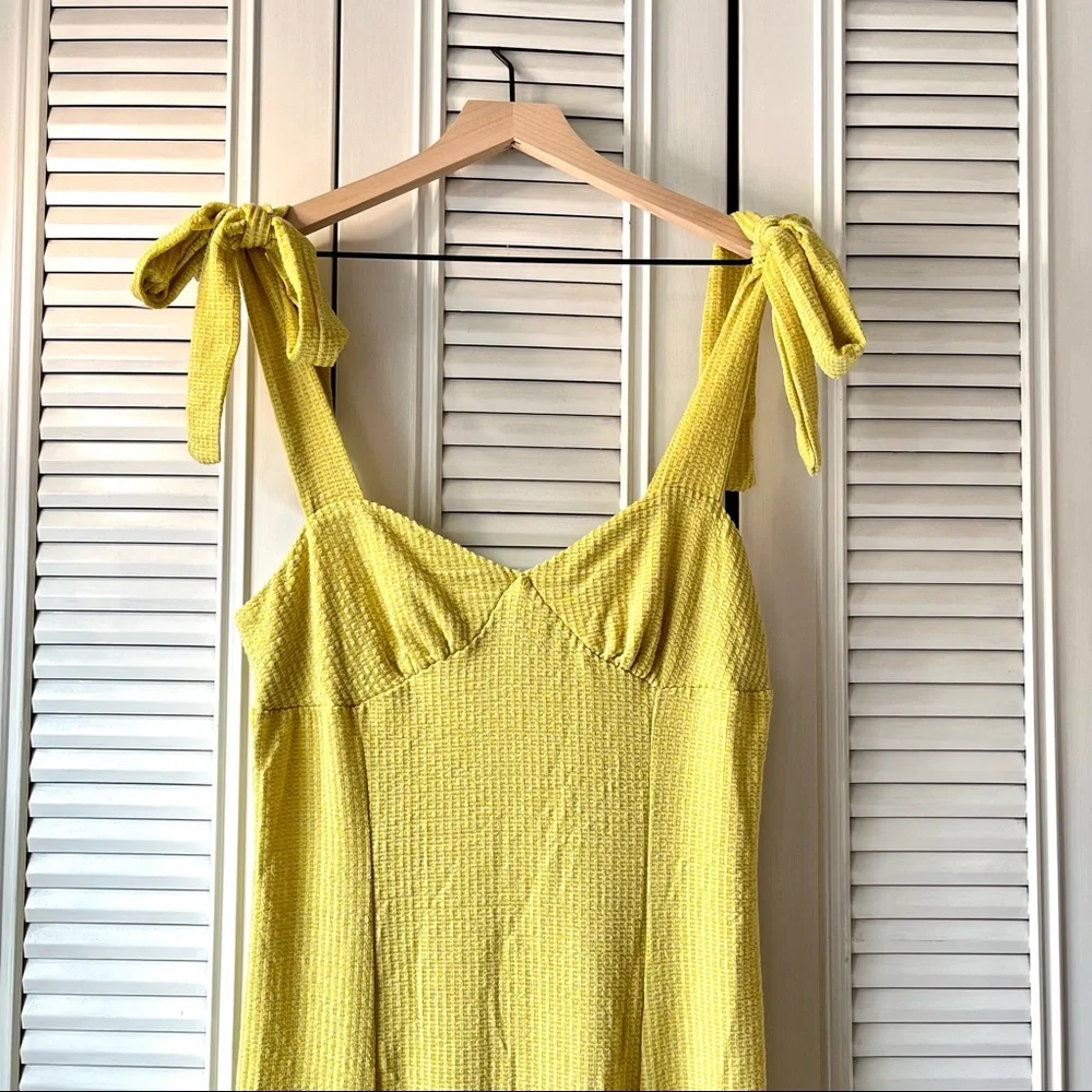 En Saison Adjustable Shoulder Tie Ribbed Midi dress, Yellow, Size M - Picture 3 of 10